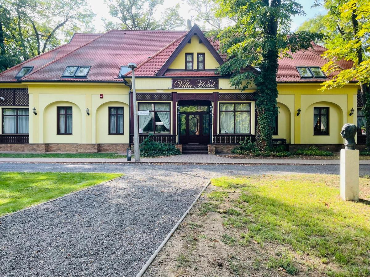 Villa Hotel Debrecen Exterior foto